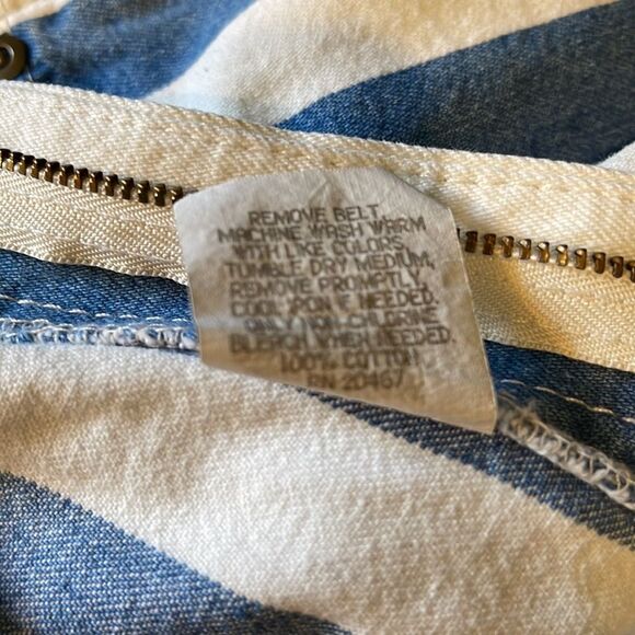 Vintage Chic Blue and White Striped Denim High Rise Shorts 1980s Waist 29 Inches - Picture 16 of 16